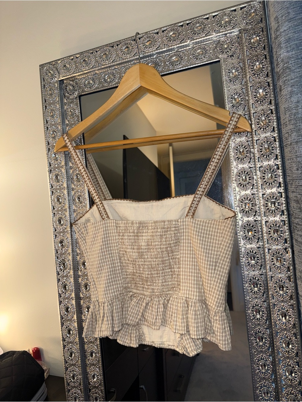 Zara Beige Plaid Ruffle Hem Button-Front Crop Camisole - Picture 3 of 4
